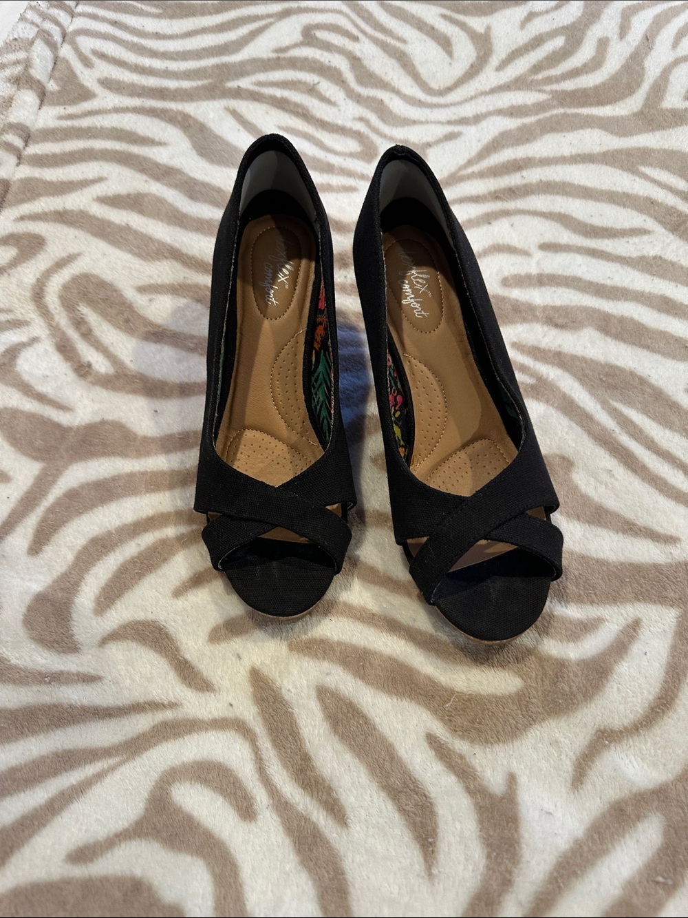 Black Peep-Toe Women's Wedges by Not dexflex